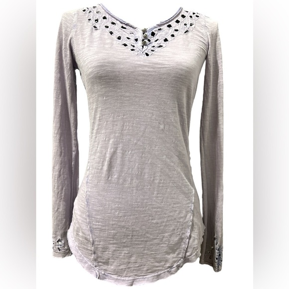 Free People lavender eyelet Henley - Picture 1 of 11